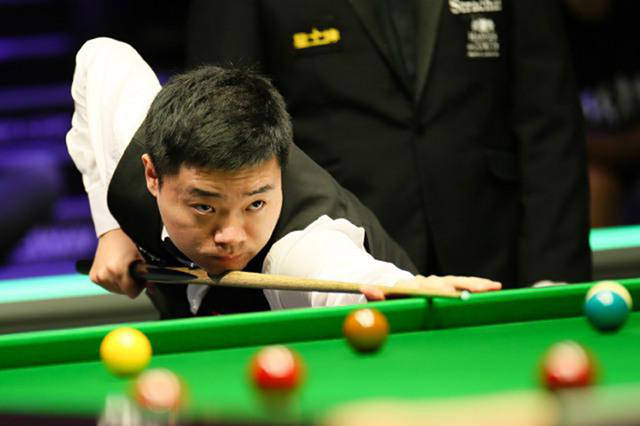 往顷刻倾斜 往顷刻倾斜